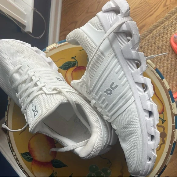 On Cloud Running White Low-Top Mesh Trainer 8.5 - Picture 15 of 15